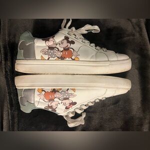 Disney Mickey & Friends Sneakers 7 women’s